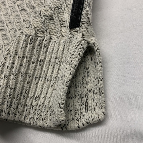 𝅺Roots Turtleneck Sweater Beige with Grey Size XS - Picture 6 of 11